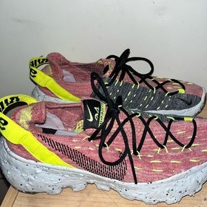 Women Nike space hippie 04